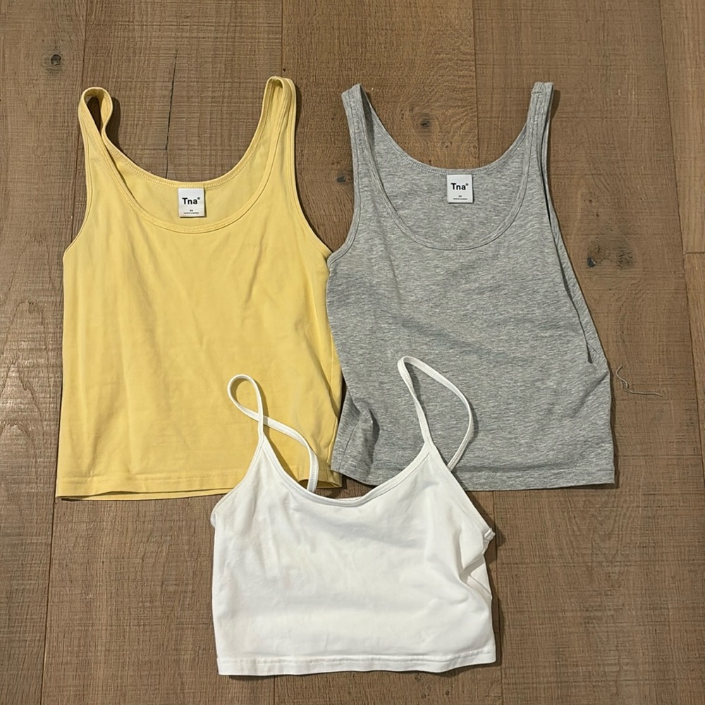 Aritzia TNA tanks